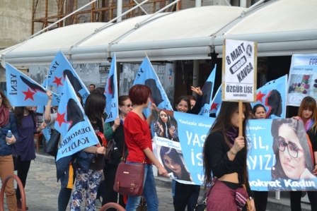 izmir 8 mart eylemi