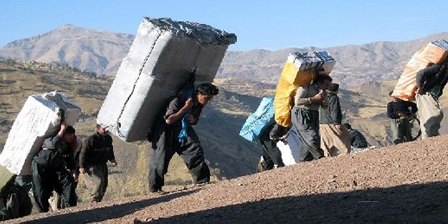 iran rejimi bir kolberi katletti